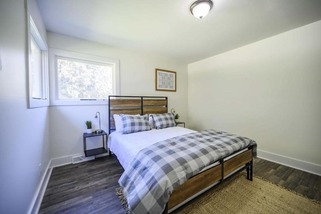 Gorgeous Renovated Home With Large & Private Lot Winchester 외부 사진