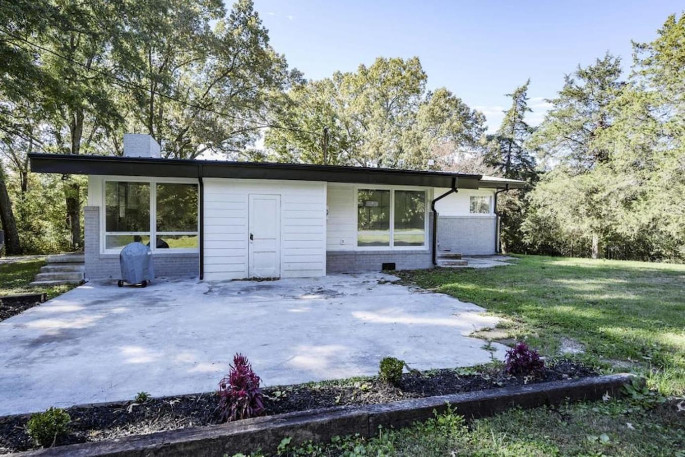 Gorgeous Renovated Home With Large & Private Lot Winchester 외부 사진